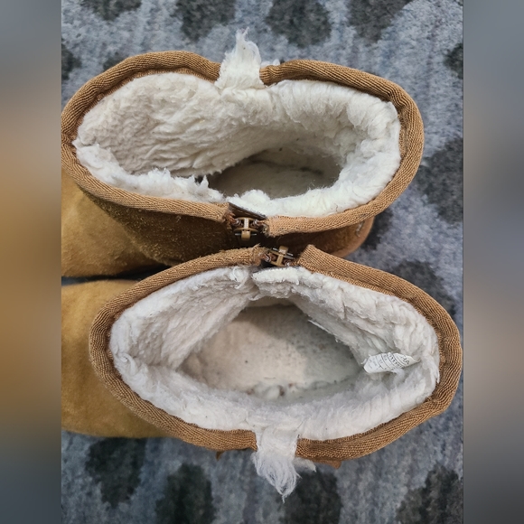 Ugg Koolaburra Tan Bow Ankle Booties sz 6.5 - Picture 13 of 15